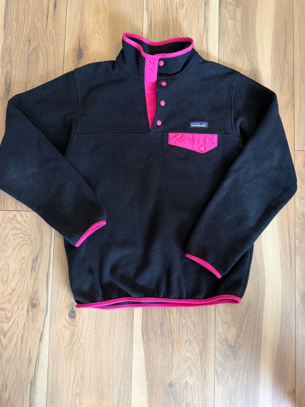 Patagonia Women’s Synchilla Snap-T Pullover Black/Pink Size Small STY25455 FA14